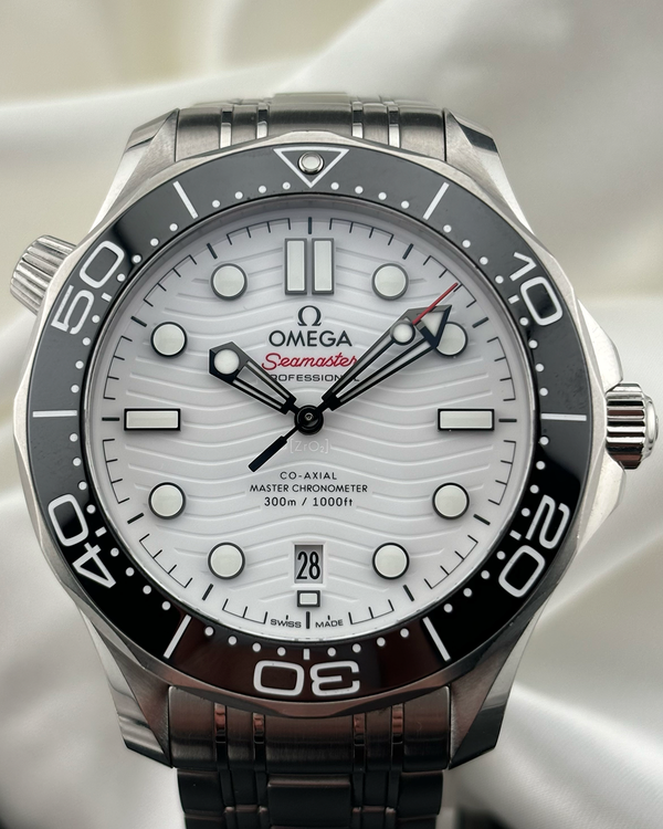2021 Omega Seamaster Diver 300M 42MM White Dial Steel Bracelet (210.30.42.20.04.001)