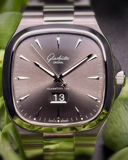 2015 Glashütte Original Seventies Panorama Date 40MM Grey Dial Steel Bracelet (2-39-47-12-12-14)