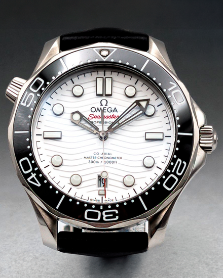 2021 Omega Seamaster Diver 300M 42MM White Dial Rubber Strap (210.32.42.20.04.001)