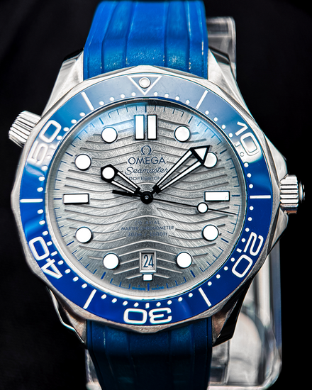 2025 Omega Seamaster Diver 300M 42MM Grey Dial Rubber Strap (210.32.42.20.06.001)