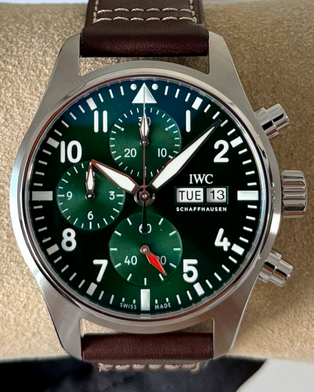 2025 IWC Schaffhausen Pilot Chronograph 41MM Green Dial Leather Strap (IW388103)