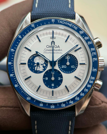 2025 Omega Speedmaster Anniversary Series "Silver Snoopy Award" 42MM Silver Dial Textile Strap (310.32.42.50.02.001)