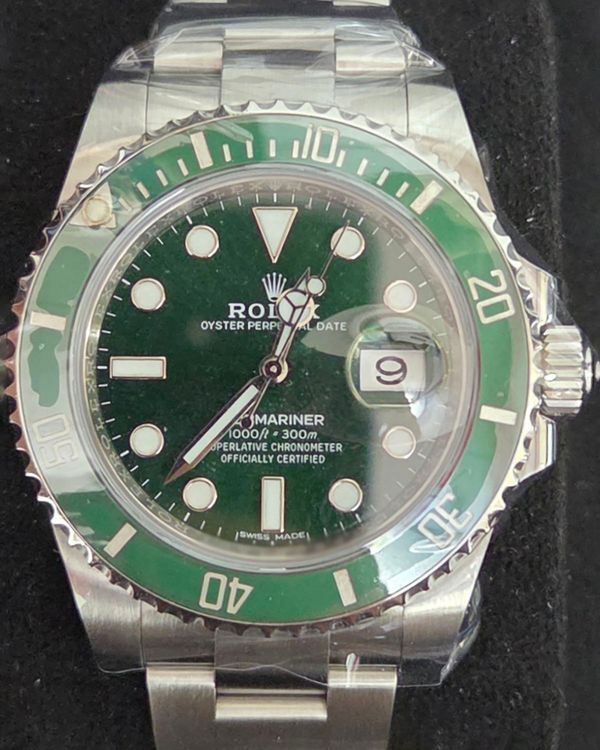 2017 Rolex Submariner Date "Hulk" 40MM Green Dial Oyster Bracelet (116610LV)