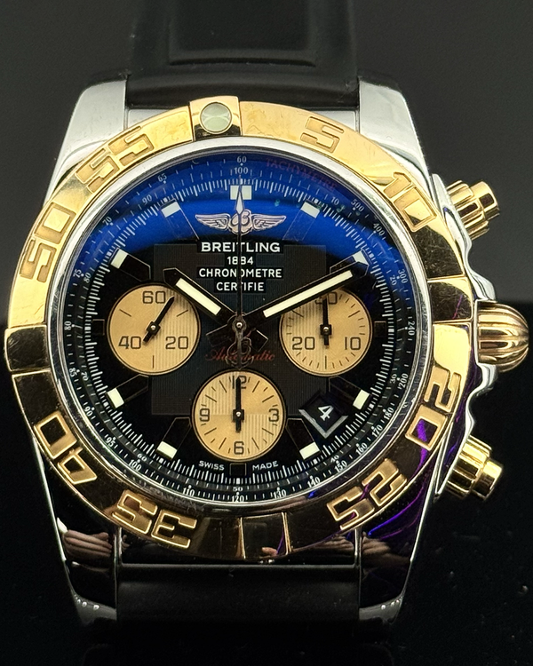 2009 Breitling Chronomat 44MM Black Dial Rubber Strap (CB011012/B968)