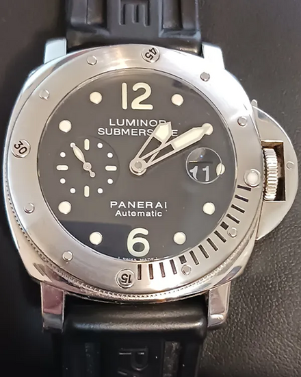 Panerai Submersible 44MM Black Dial Rubber Strap (PAM00024)