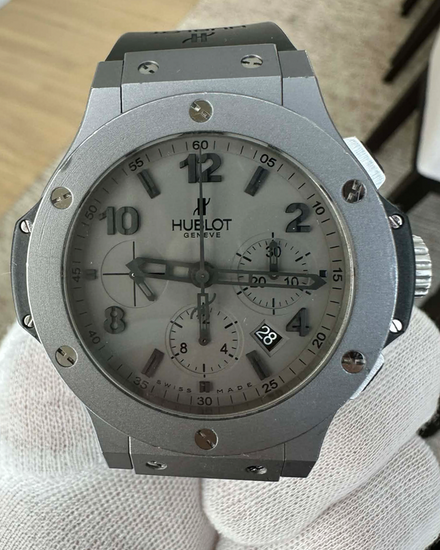 2013 Hublot Big Bang Chronograph Tantalum 44MM Grey Dial Rubber Strap (301.AI.460.RX)