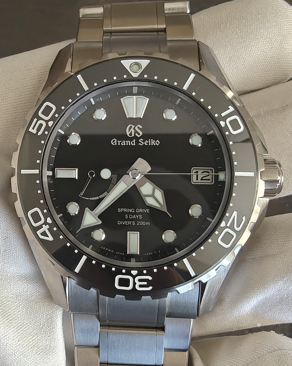 2024 Grand Seiko Evolution 9 43.8MM Black Dial Titanium Bracelet (SLGA015G)