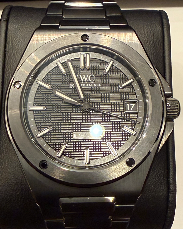 2025 IWC Schaffhausen Ingenieur 42MM Black Dial Ceramic Bracelet (IW338903)