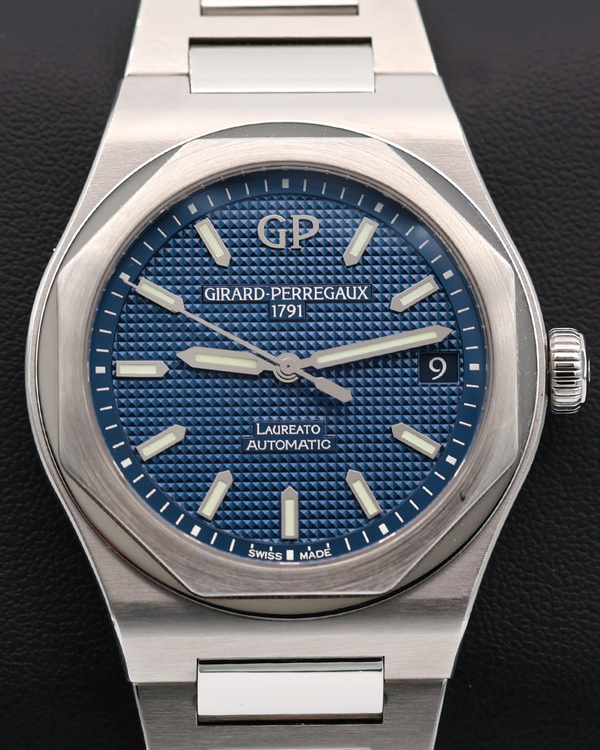 2020 Girard Perregaux Laureato 42MM Blue Dial Steel Bracelet (81010-11-431-11A)