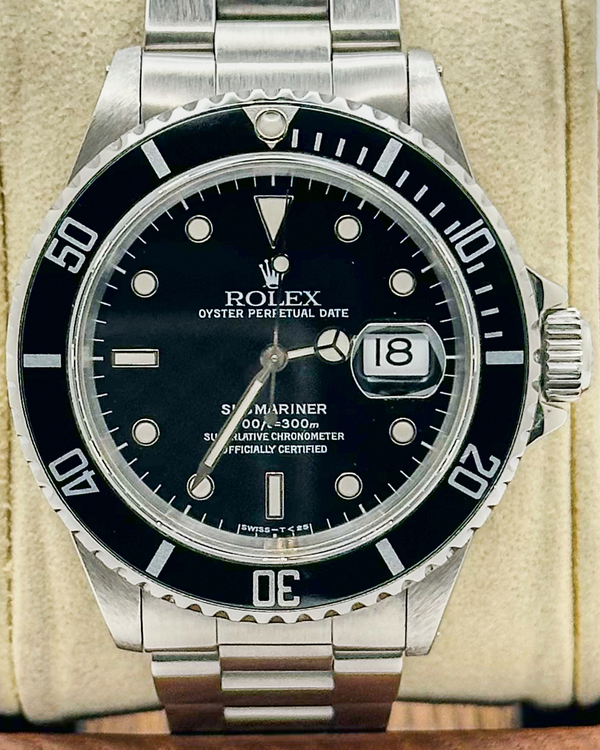 No Reserve - 1995 Rolex Submariner Date 40MM Black Dial Oyster Bracelet (16610)