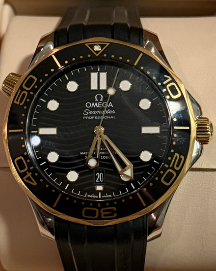2023 Omega Seamaster Diver 300M 42MM Black Dial Rubber Strap (210.22.42.20.01.001)
