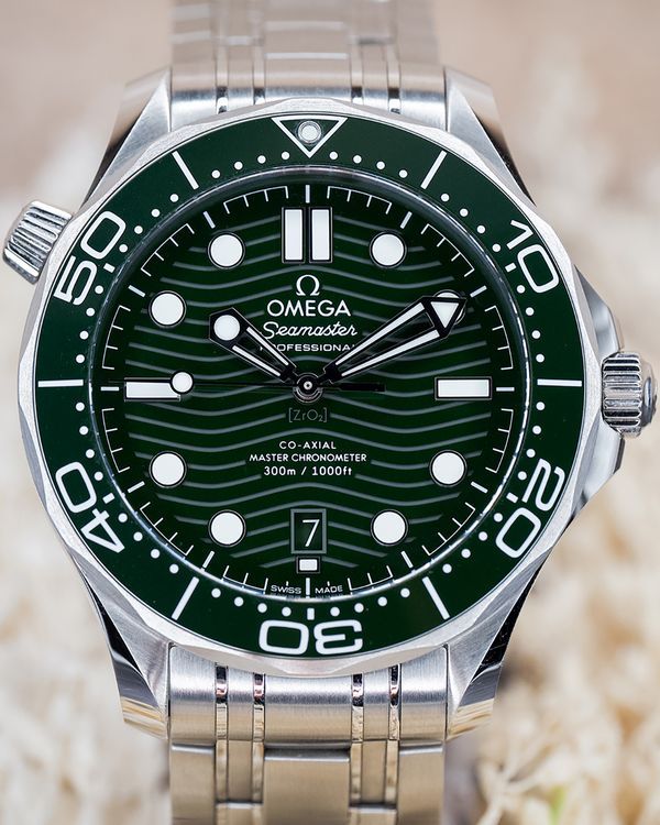 2025 Omega Seamaster Diver 300M "Seaweed" 42MM Green Dial Steel Bracelet (210.30.42.20.10.001)