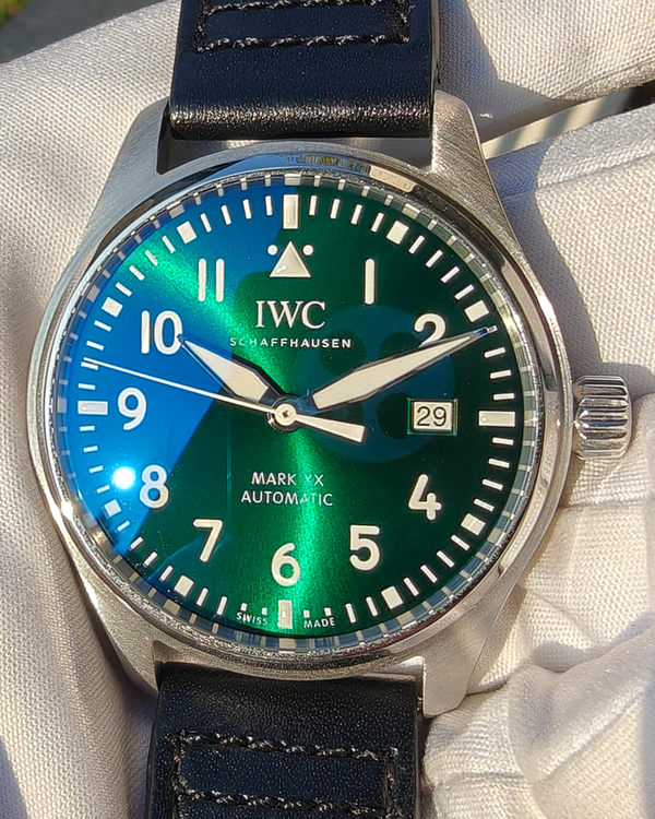2022 IWC Schaffhausen Pilot Mark 40MM Green Dial Leather Strap (IW328205)