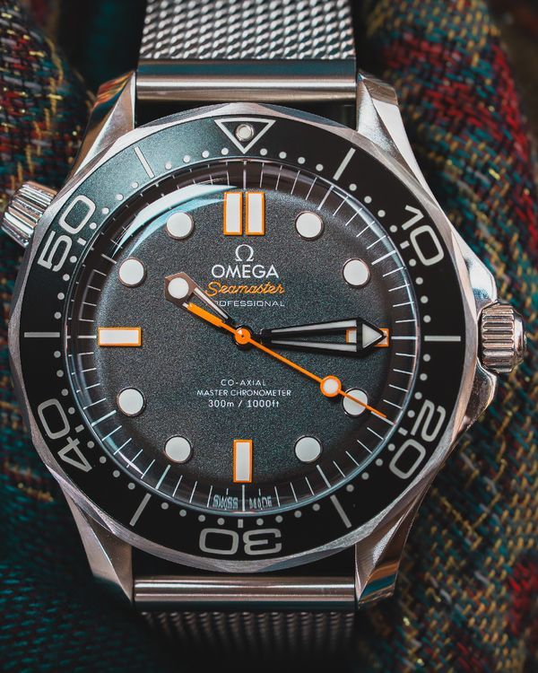 2025 Omega Seamaster Diver 300M 42MM Black Dial Steel Bracelet (210.30.42.20.01.018)