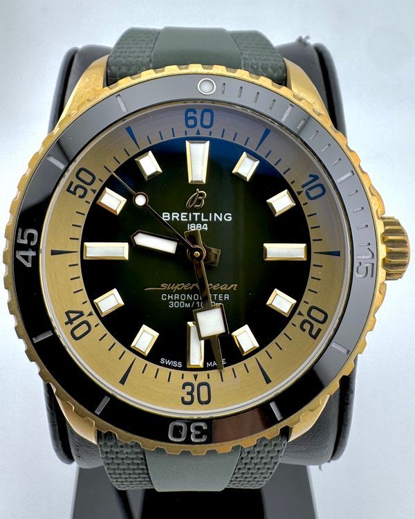 No Reserve - 2023 Breitling Superocean 42MM Green Dial Rubber Strap (N17375)