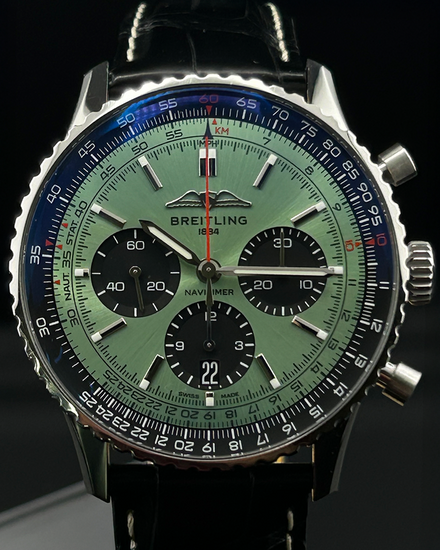 2022 Breitling Navitimer 1 B01 Chronograph 43MM Green Dial Leather Bracelet (AB0138241L1P1)