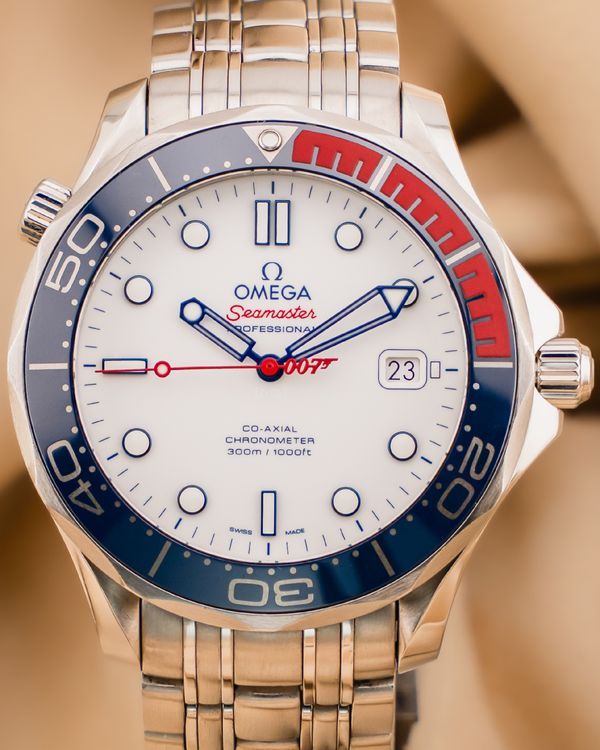 Omega Seamaster Diver 300M "Bond 007 Commander's Watch" L.E. 41MM White Dial Steel Bracelet (212.32.41.20.04.001)