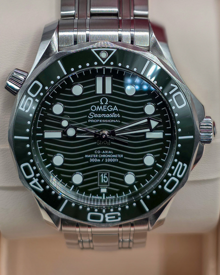 No Reserve - 2024 Omega Seamaster Diver 300M "Seaweed" 42MM Green Dial Steel Bracelet (210.30.42.20.10.001)