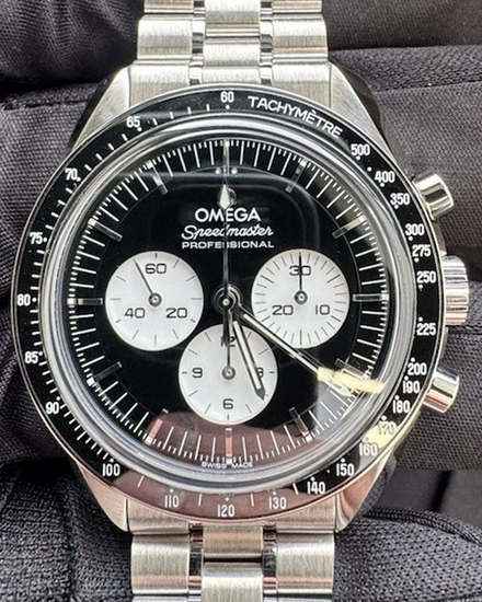 2026 Omega Speedmaster Professional Moonwatch "Reverse Panda" 42MM Black Dial Steel Bracelet (310.30.42.50.01.004)