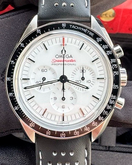 2025 Omega Speedmaster Professional Moonwatch 42MM White Dial Leather Strap (310.32.42.50.04.002)