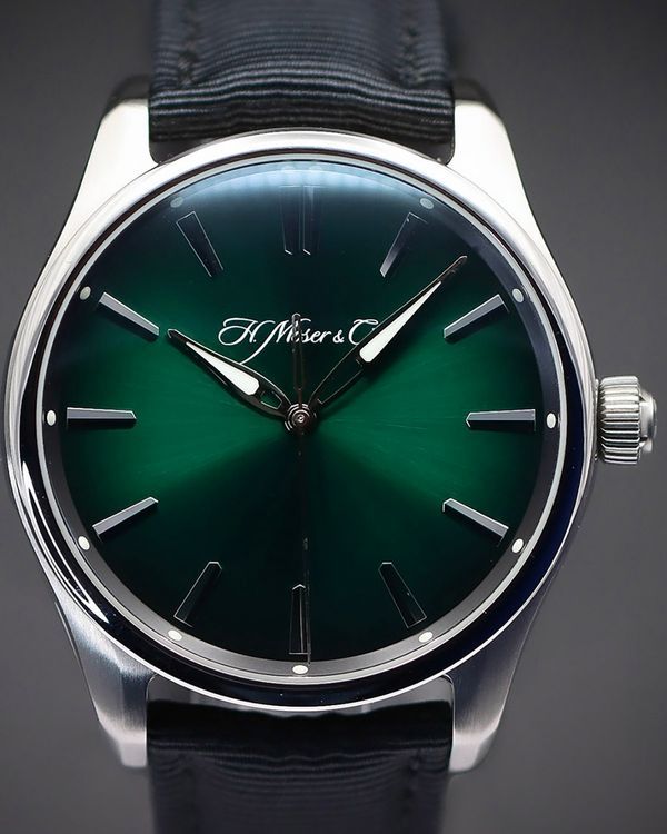 2019 H. Moser & Cie. Pioneer Centre Seconds 42.8MM Green Dial Textile Strap (3200-1202)