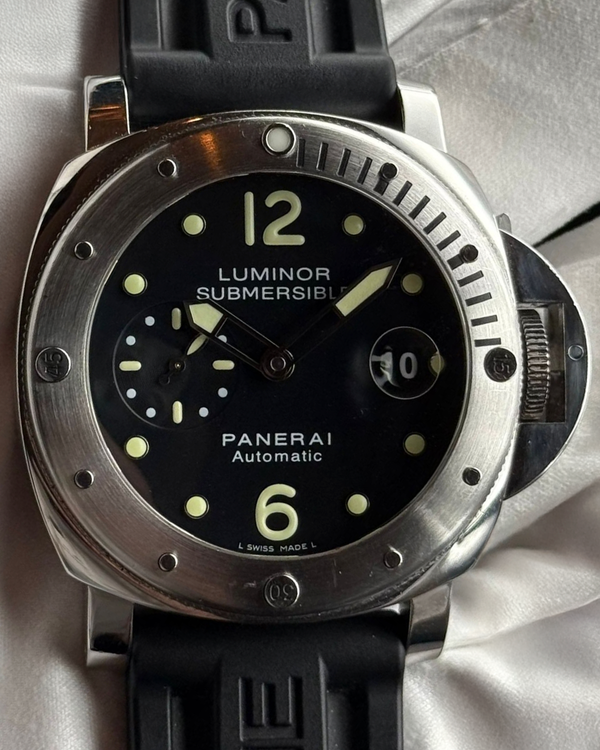2010 Panerai Submersible 44MM Black Dial Rubber Strap (PAM00024)