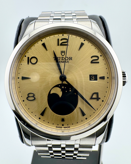 No Reserve - 2025 Tudor 1926 Luna 39MM Champagne Dial Steel Bracelet (91560)