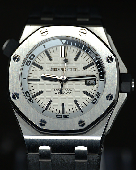 2016 Audemars Piguet Royal Oak Offshore Diver 42MM Silver Dial Rubber Strap (15710ST.OO.A002CA.02)