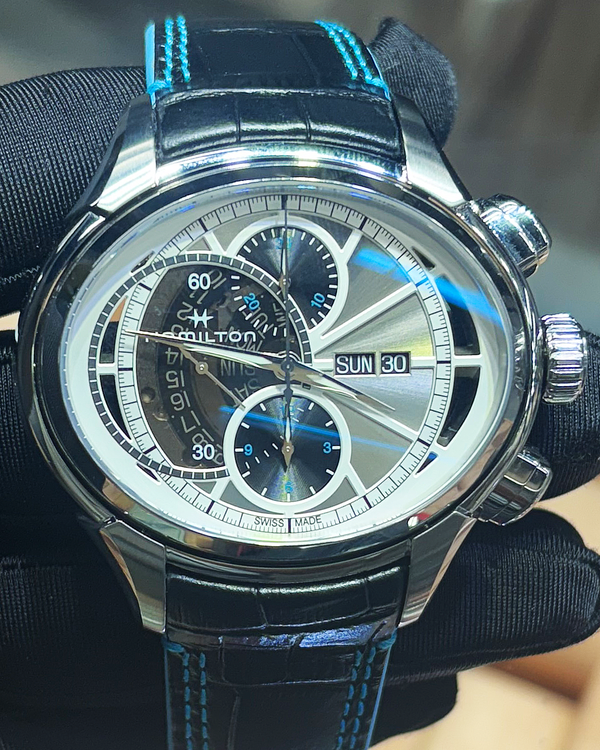 No Reserve - Hamilton Jazzmaster Face 2 Face II L. E. Chrono 53MM Silver dial Leather Strap (H32866781)