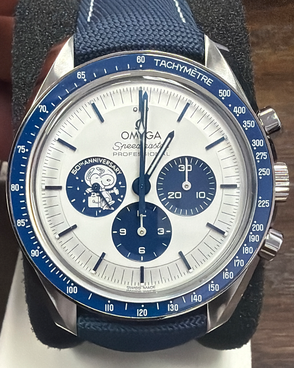 2025 Omega Speedmaster "Silver Snoopy Award" 42MM Silver Dial Leather Strap (310.32.42.50.02.001)