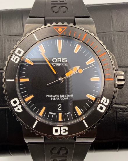 Oris Aquis Date 43MM Black Dial Rubber Strap (01 733 7653 4259)