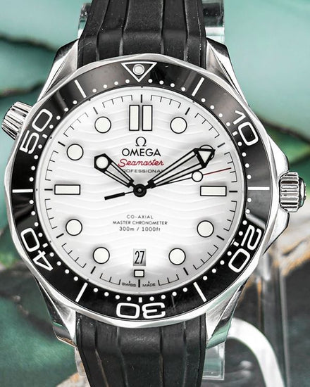 2021 Omega Seamaster Diver 300M 42MM White Dial Rubber Strap (210.32.42.20.04.001)