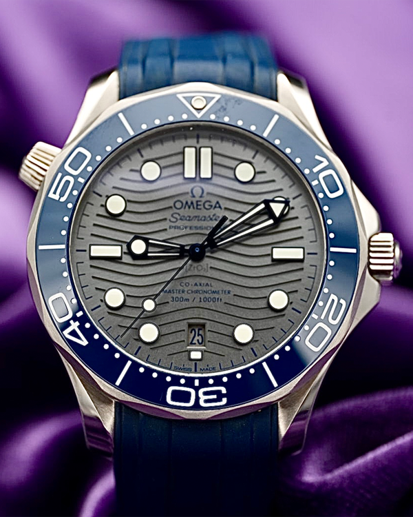 2022 Omega Seamaster Diver 300M 42MM Grey Dial Rubber Strap (210.32.42.20.06.001)