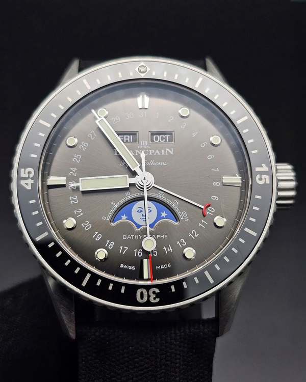 No Reserve - 2022 Blancpain Fifty Fathoms Bathyscaphe Quantième Complet Phases de Lune 43MM Grey Dial Textile Strap (5054-1110-B52A)