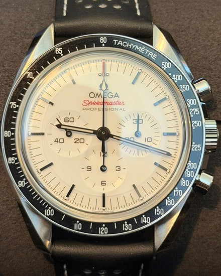 2026 Omega Speedmaster Professional Moonwatch 42MM White Dial Rubber Strap (310.32.42.50.04.002)