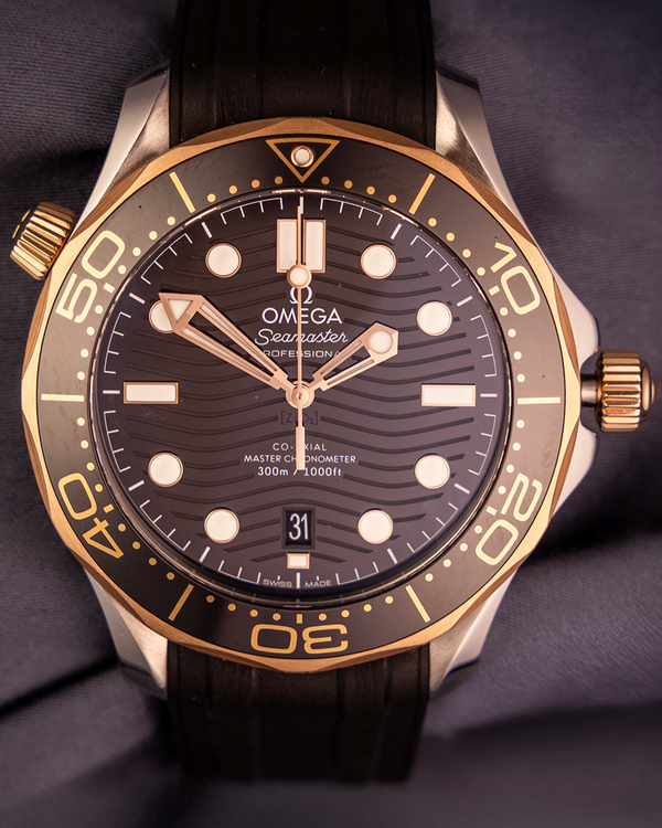 2021 Omega Seamaster Diver 300M 42MM Black Dial Rubber Strap (210.22.42.20.01.002)