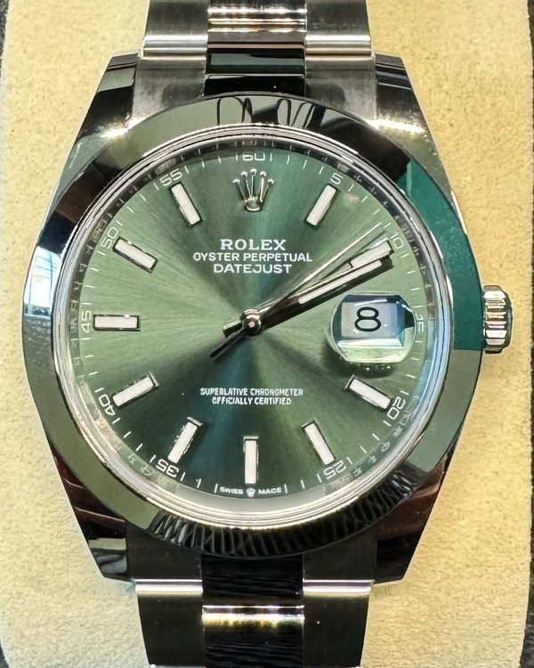 No Reserve - 2026 Rolex Datejust 41MM Green Dial Oyster Bracelet (126300)