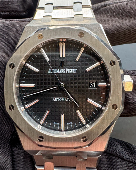 Audemars Piguet Royal Oak 41MM Black Dial Steel Bracelet (15400ST.OO.1220ST.01)