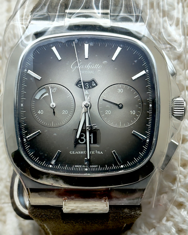 2019 Glashütte Original Seventies Panorama Date L.E. 40MM Grey Dial Leather Strap (1-37-02-05-02-35)