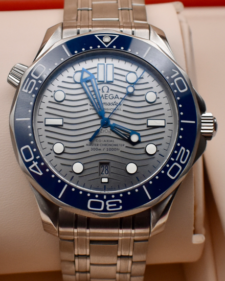 No Reserve - 2021 Omega Seamaster Diver 300M 42MM Grey Dial Steel Bracelet (210.30.42.20.06.001)
