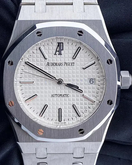 Audemars Piguet Royal Oak 39MM White Dial Steel Bracelet (15300ST.OO.1220ST.01)