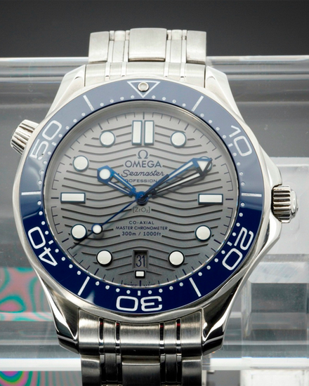2020 Omega Seamaster Diver 300M 42MM Grey Dial Steel Bracelet (210.30.42.20.06.001)