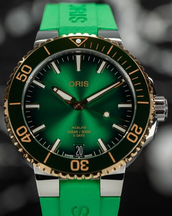 No Reserve - 2024 Oris Aquis Date Calibre 400 41.5MM Green Dial Rubber Strap (01 400 7769 6357-07 4 22 77FC)