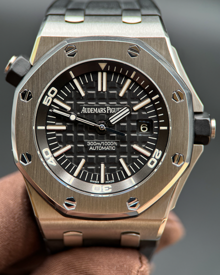 Audemars Piguet Royal Oak Offshore Diver 42MM Black Dial Rubber Strap (15703ST)
