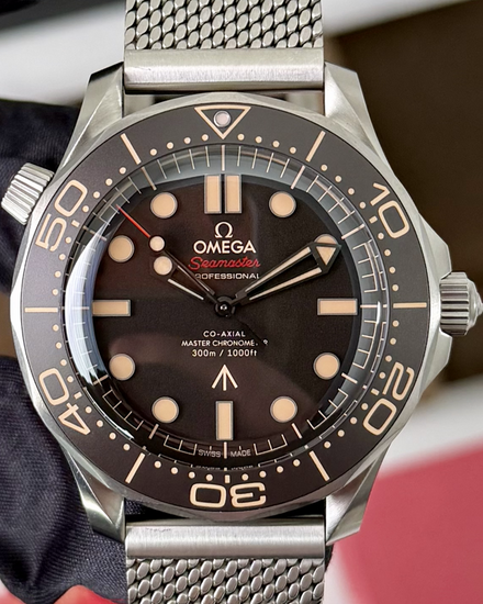 2025 Omega Seamaster Diver 300M "No Time To Die" 007 Edition 42MM Brown Dial Titanium Bracelet (210.90.42.20.01.001)