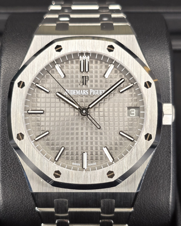 2022 Audemars Piguet Royal Oak 41MM Rhodium Dial Steel Bracelet (15500ST.OO.1220ST.02)