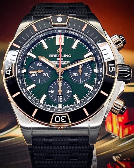 2025 Breitling Super Chronomat B01 44MM Green Dial Rubber Strap (UB0136251L1S1)