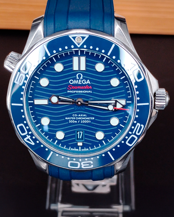 2020 Omega Seamaster Diver 300M 42MM Blue Dial Rubber Strap (210.32.42.20.03.001)