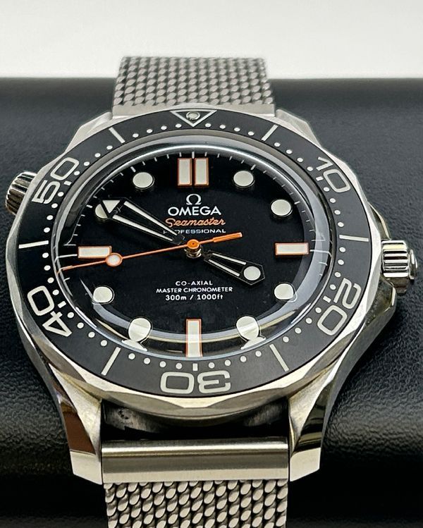 2025 Omega Seamaster Diver 300M 42MM Black Dial Steel Bracelet (210.30.42.20.01.018)