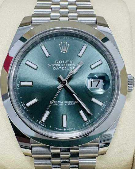 No Reserve - 2025 Rolex Datejust 41MM Green Dial Jubilee Bracelet (126300)